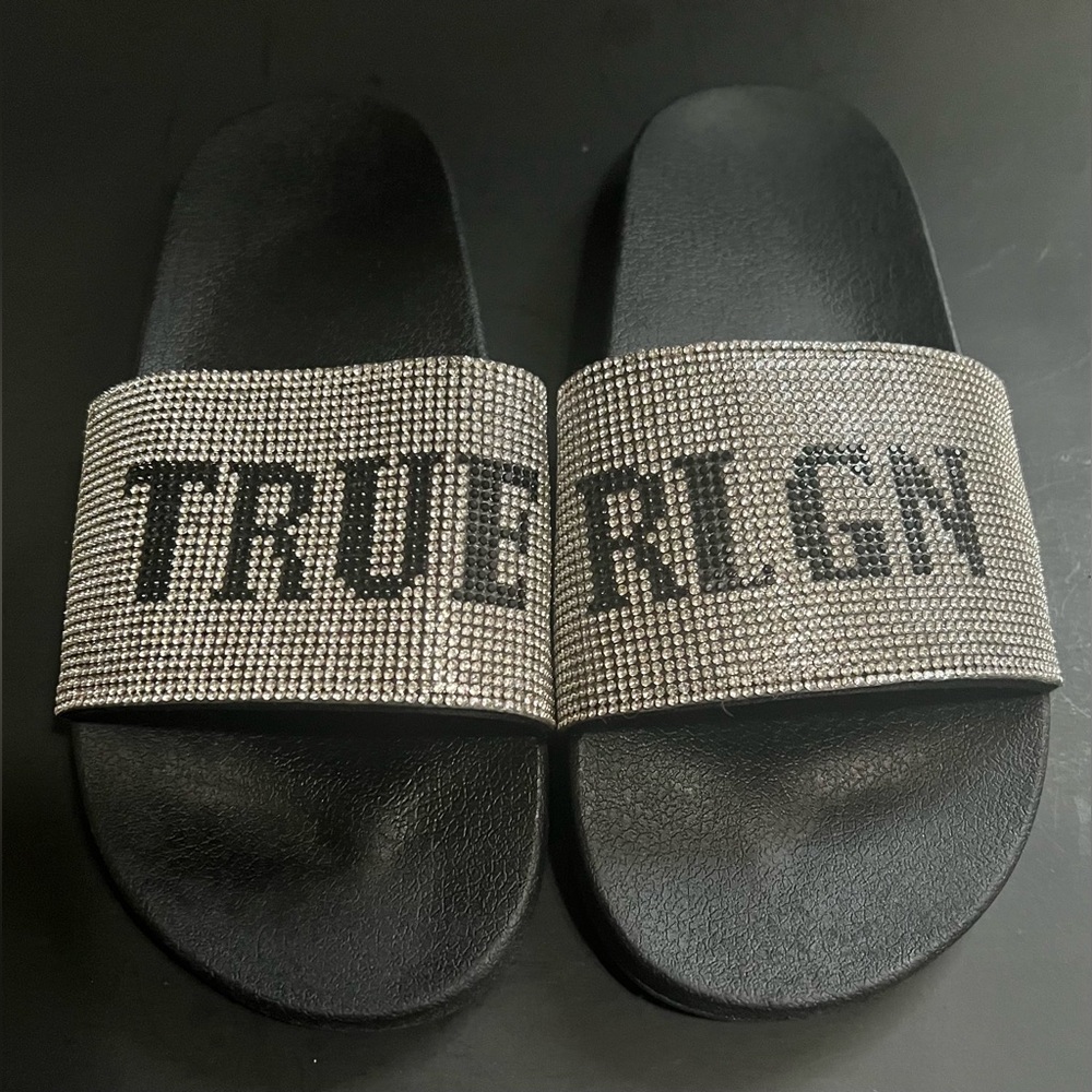 True Religion Meyer Women's Embellished Crystal Logo Slides Size 9